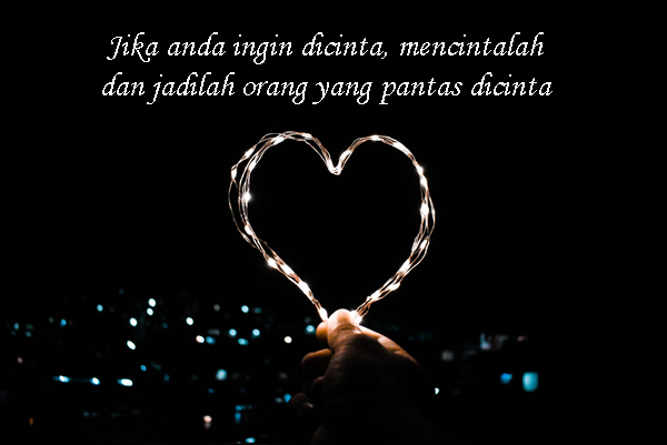 Kata Mutiara Puisi Cinta